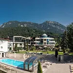 Hartweger's Hotel 4*