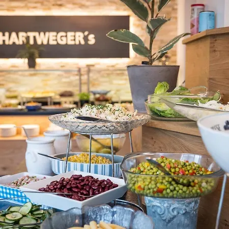 Hartweger's האוס