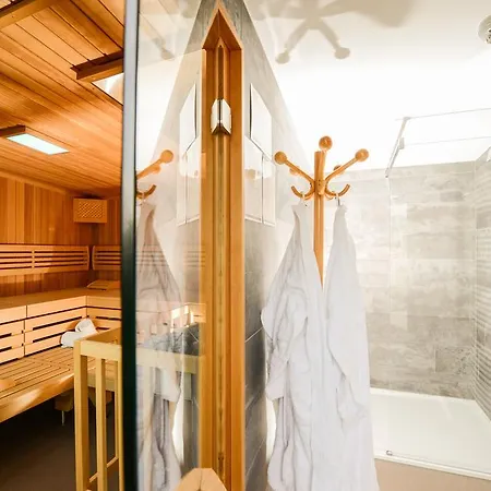 Hartweger's Hotel 4*