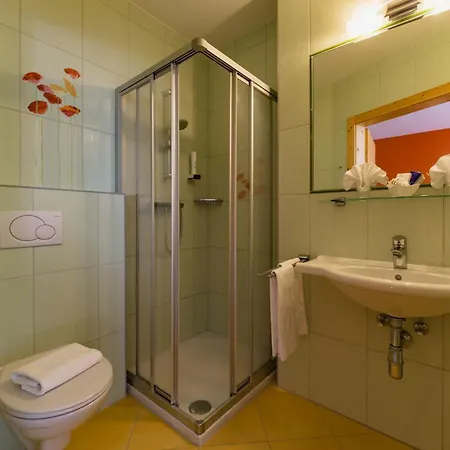 Hartweger's فندق هاوس إم إنيستال