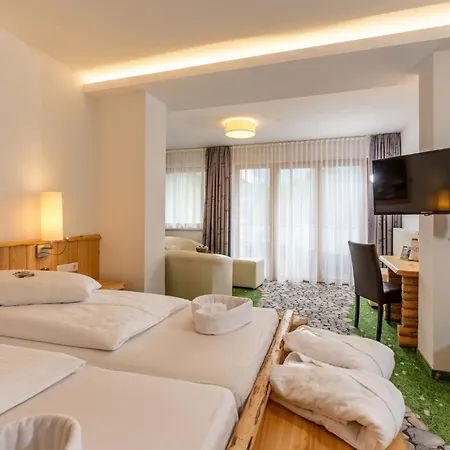 Hartweger's Hotel 4*