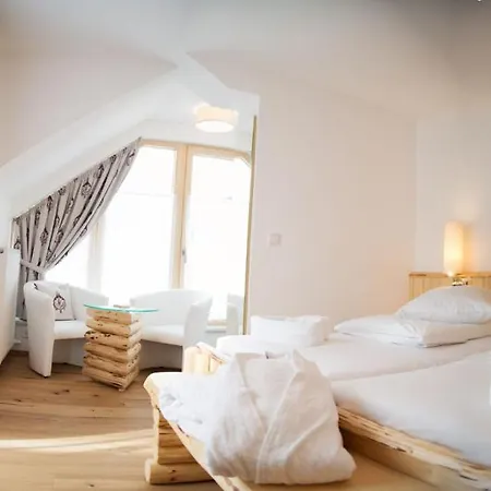 Hartweger's Отель 4*
