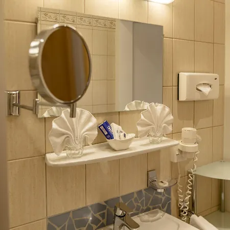 Hartweger's فندق 4*