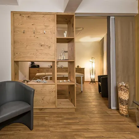 Hartweger's هاوس إم إنيستال