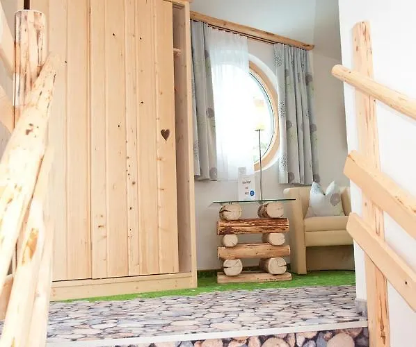 Hartweger's Hotel 4*